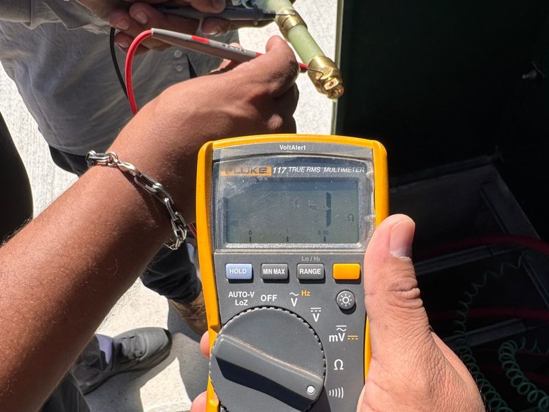 Prueba de continuidad del fusible